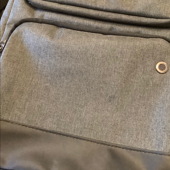 Solo 13.5” Urban Universal 11-inch Tablet Sling Bag - Picture 11 of 12